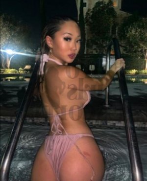 Kristal nuru massage in Gonzalez FL & escort girl
